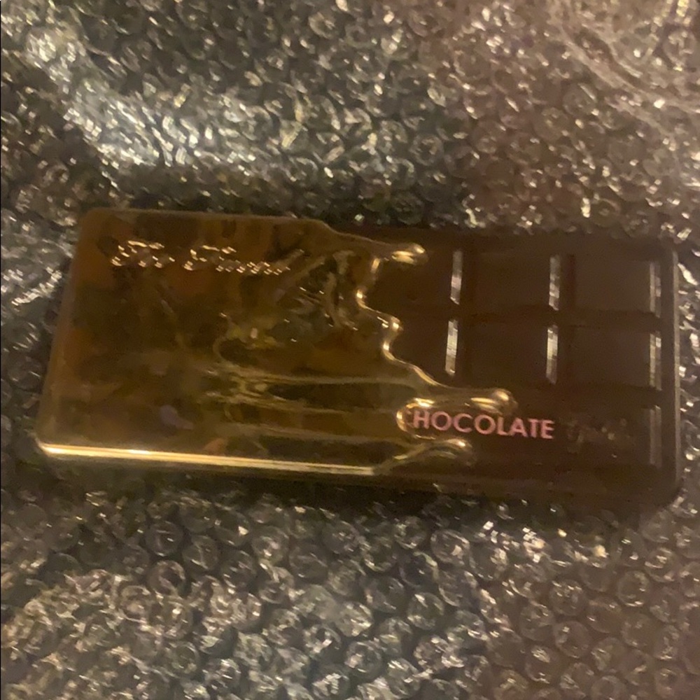 Too faced pallet